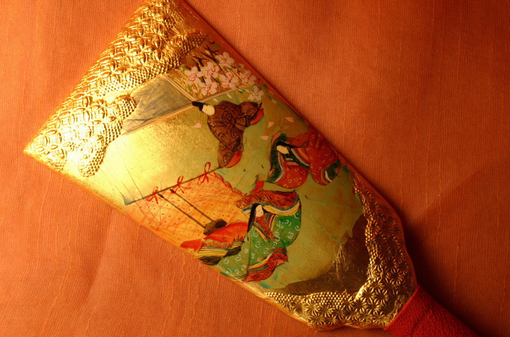 正月飾りの手描き羽子板、源氏物語絵巻「少女」