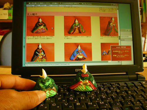 みかわ工房で実施に作る雛人形とパソコンで見える色の調整