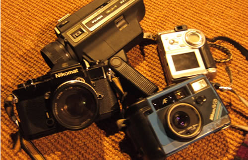 私たちの子育てに使った、代々のカメラです。