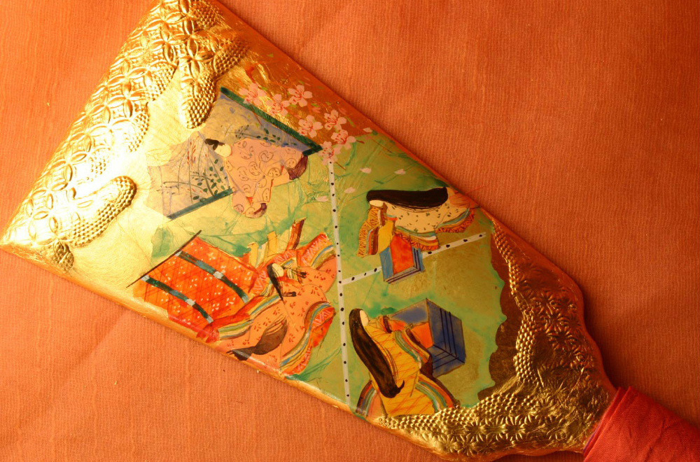 10、源氏物語絵巻「玉鬘」（たまかずら）の手描き彩色羽子板