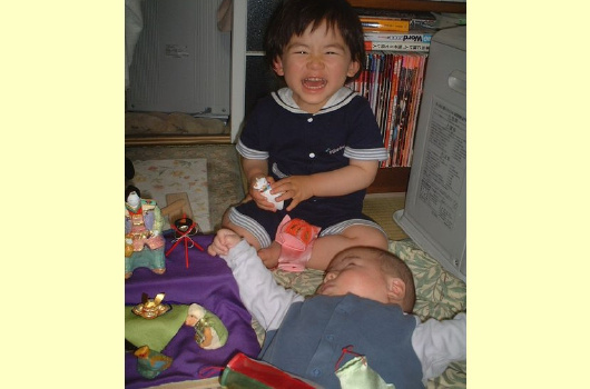 2006年にみかわ工房の５月人形をお買い上げいただいたお客様の写真とメールです。