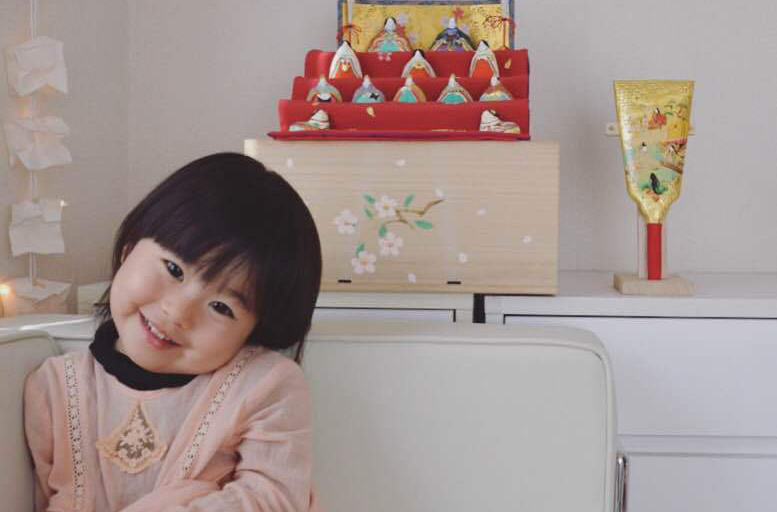 東京の画廊にお勤めのお母様が娘のために購入されたお雛様「紫式部日記」
